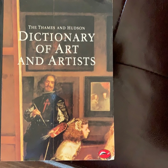 Other - Thames & Hudson Dictionary of Art and Artists